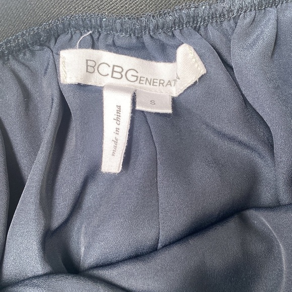 BCBGeneration chevron print mini skirt with leather detail in front - Picture 3 of 4